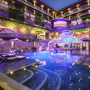 The Crystal Luxury Bay Semesteranläggning (resort)